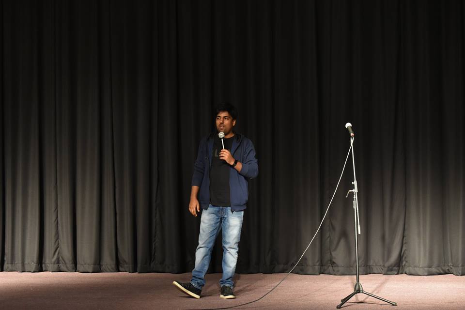 IIMR_Infusion's tweet photo. @ChaubeyJeee closed the event in his trademark self deprecating style, even making a couple of jokes at the audience's expense! #IIMRohtak thanks him for his substantial contribution in making the first day of Infusion successful.
#IIMRInfusion #IIMR #Infusion19 #Infusion https://t.co/PuRHOteP6T