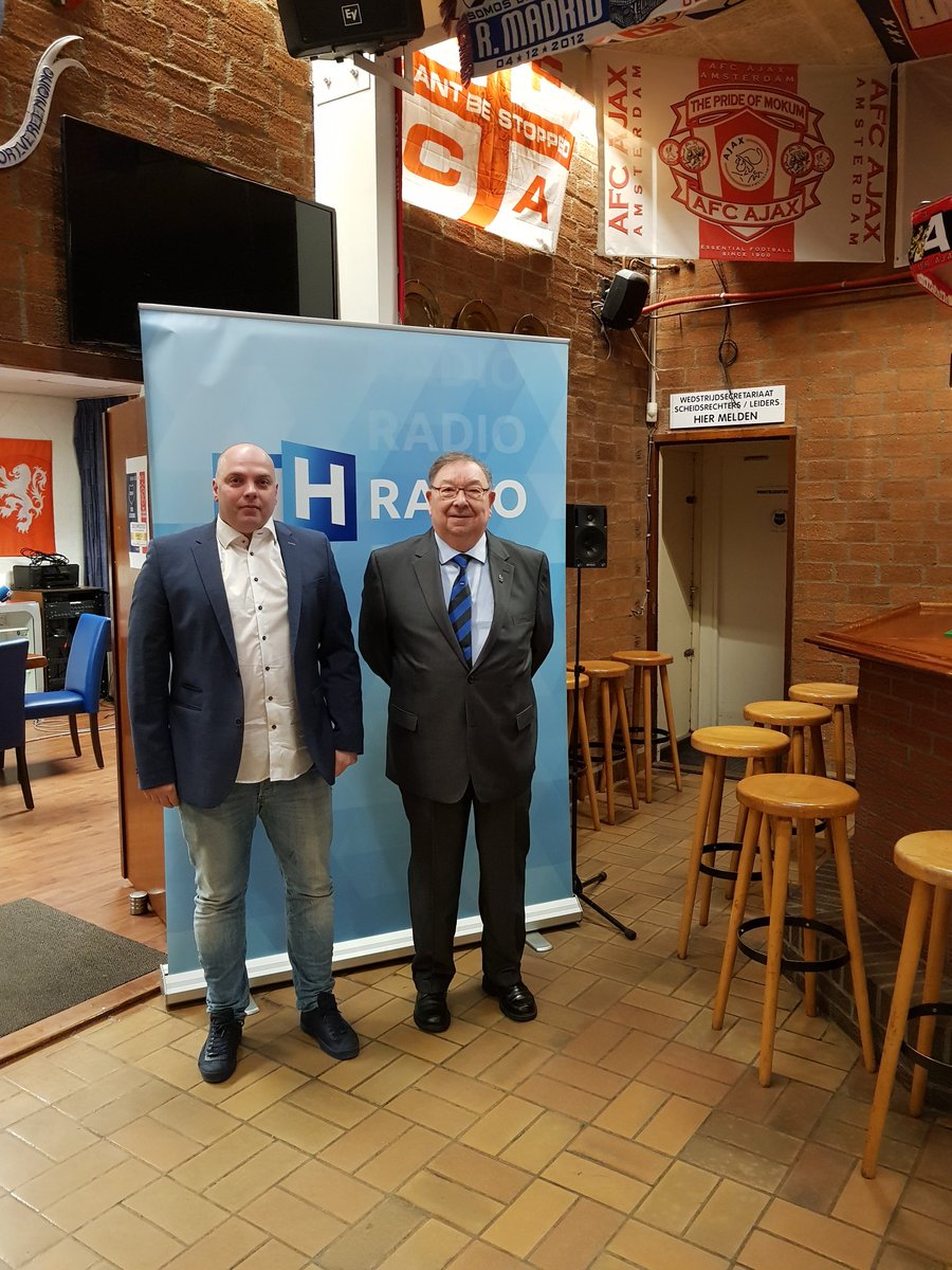 Straks om 10uur bij <a href="/NHSport_/">NH Sport</a> <a href="/bert_bdijkstra/">Bert dijkstra</a> Rob Rensenbrink Rinus Israel Jan Jongbloed <a href="/fbarend/">Frits Jelle Barend</a> <a href="/LeoDriessen/">Leo Driessen</a> de column van Alex Pastoor en de mop van Loek vanuit de kantine van <a href="/osv_amsterdam/">OSV Amsterdam</a>