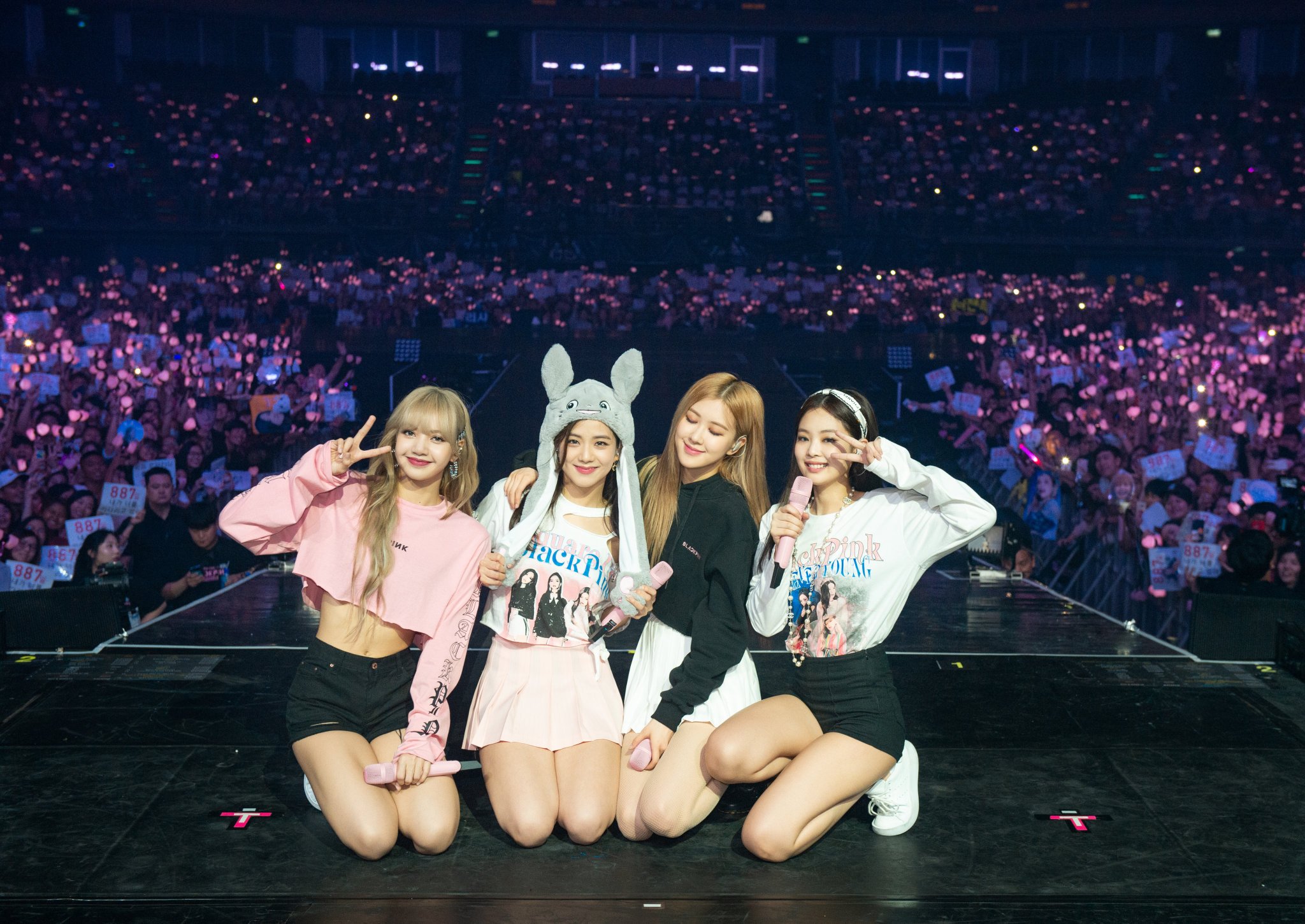 Alliestrasza, BLACKPINK IN MY AREA!!!!!!!!!!!!! This was seriously one of  my favorite concert moments of my life. I am completely starstruck by  them.