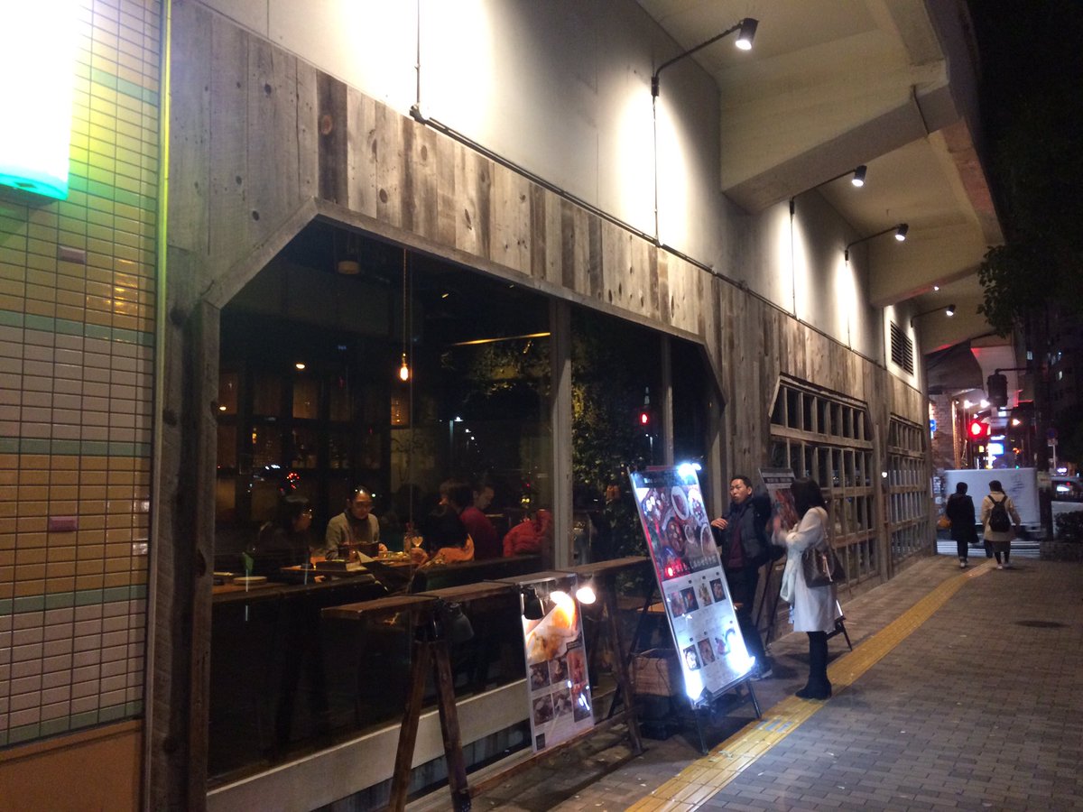 arisan62's tweet photo. 思い出深い場所
#第1回関西パイナップル会 #FACTORYCAFE https://t.co/Ji8X41WWie