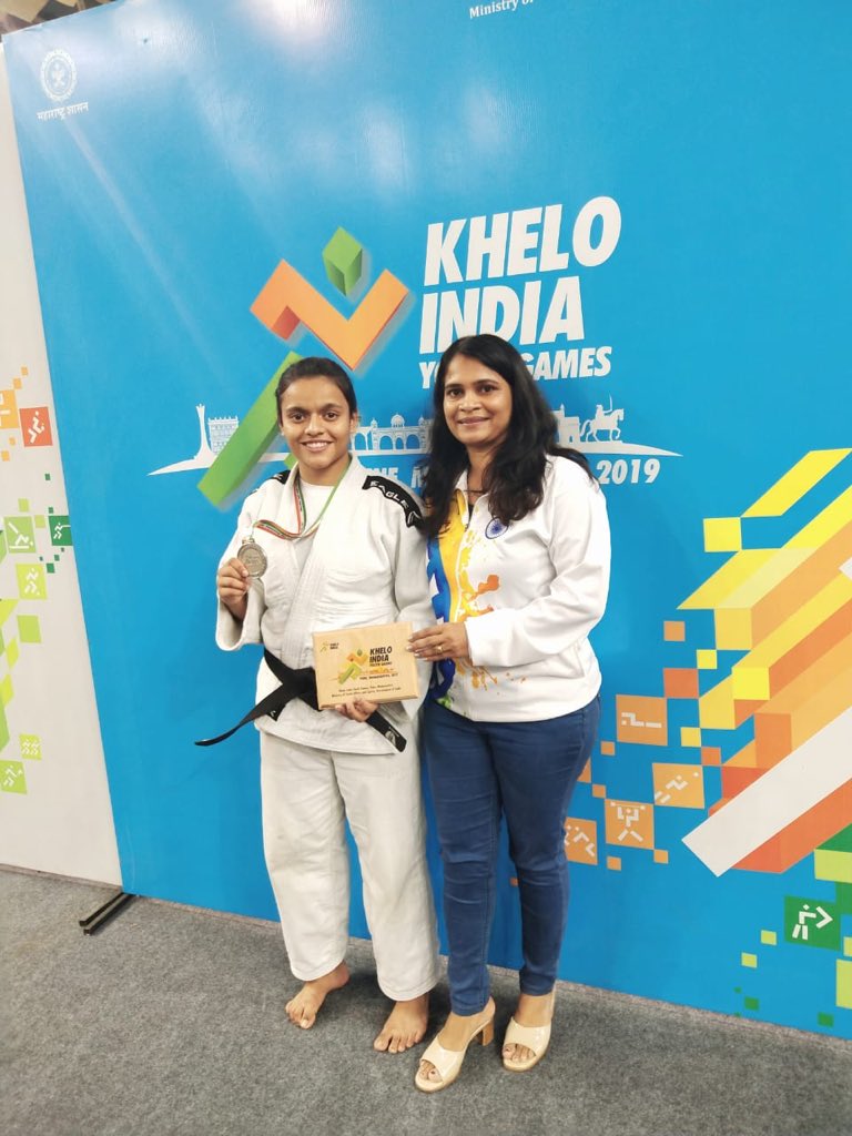 ClubSolarisPune's tweet photo. Team Solaris feels proud to announce that Gautami kanchan from Solaris Judo won silver medal at Khelo India khelo Judo tournament.
Team Solaris congratulates Gautami Kanchan and her coach Rachana Dhopedhwar. https://t.co/XDCZ2aIB9L