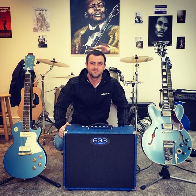 633eng's tweet photo. Always nice to get over to Birmingham. This time to deliver Noel's brand new Custom 20 combo in Electric Blue Snake. Looks like it's in good company 🎶🎸
#custom20 #bespoke #valveamps #madeintheuk #el84 #celestion #tremolo #reverb #headroom https://t.co/vHnCb1SVZm https://t.co/JvpSiZG0cf