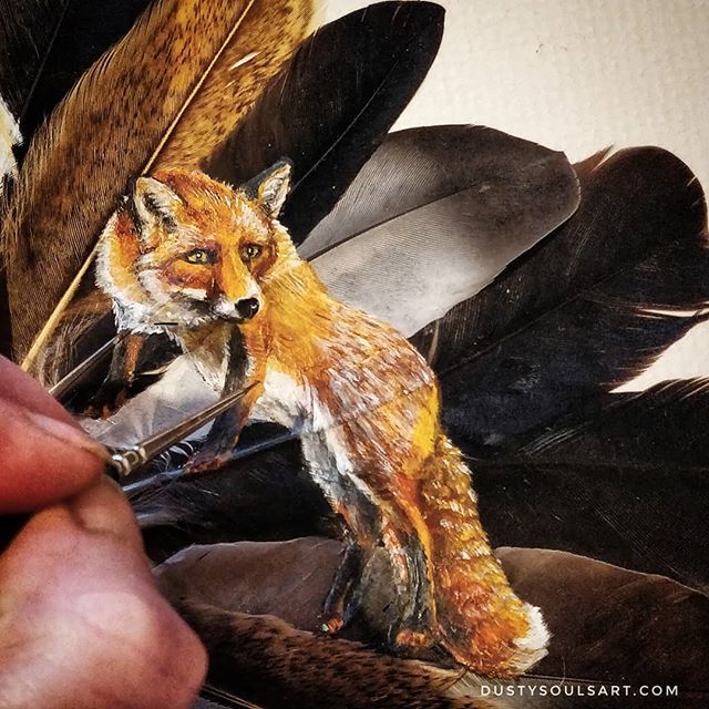 DustySoulsArt's tweet photo. Looking foxy this morning π¦β€οΈ π¦
#paintingsonfeathers #paintedfeathers #featherpainting #feathers #featherspiral #feathermagic @feathermagazine #ilovefeathers #foxesofinstagram #fox https://t.co/QgEgQMjsik https://t.co/7JaGshejMf