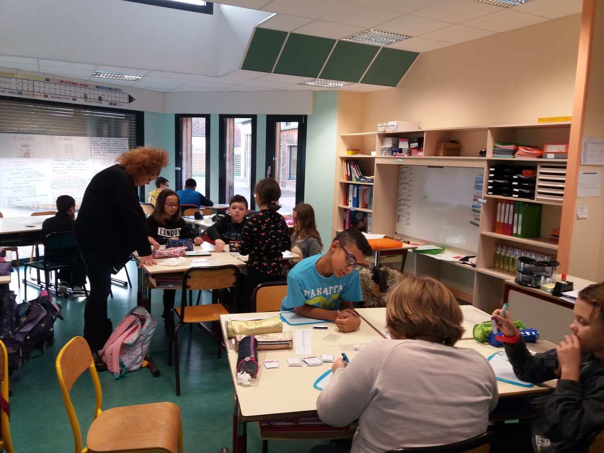 EPAndaine's tweet photo. Classe CM2 : Ateliers jeux maths et français pour consolider, réinvestir, automatiser des notions déjà vues en classe. #travaillerautrement #apprendreparlejeu https://t.co/vsEluw9Grk