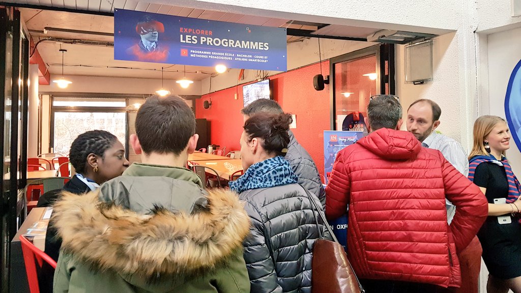 EMNormandie's tweet photo. #ExplorationDays Des questions sur les programmes de l'@EMNormandie ? Nos enseignants-chercheurs sont là pour vous parler du Programme Grande École, du Bachelor, des cours et des méthodes pédagogiques de l'école ! #SmartEcole #OldSchoolYoungMind https://t.co/HtzKPFdzEm