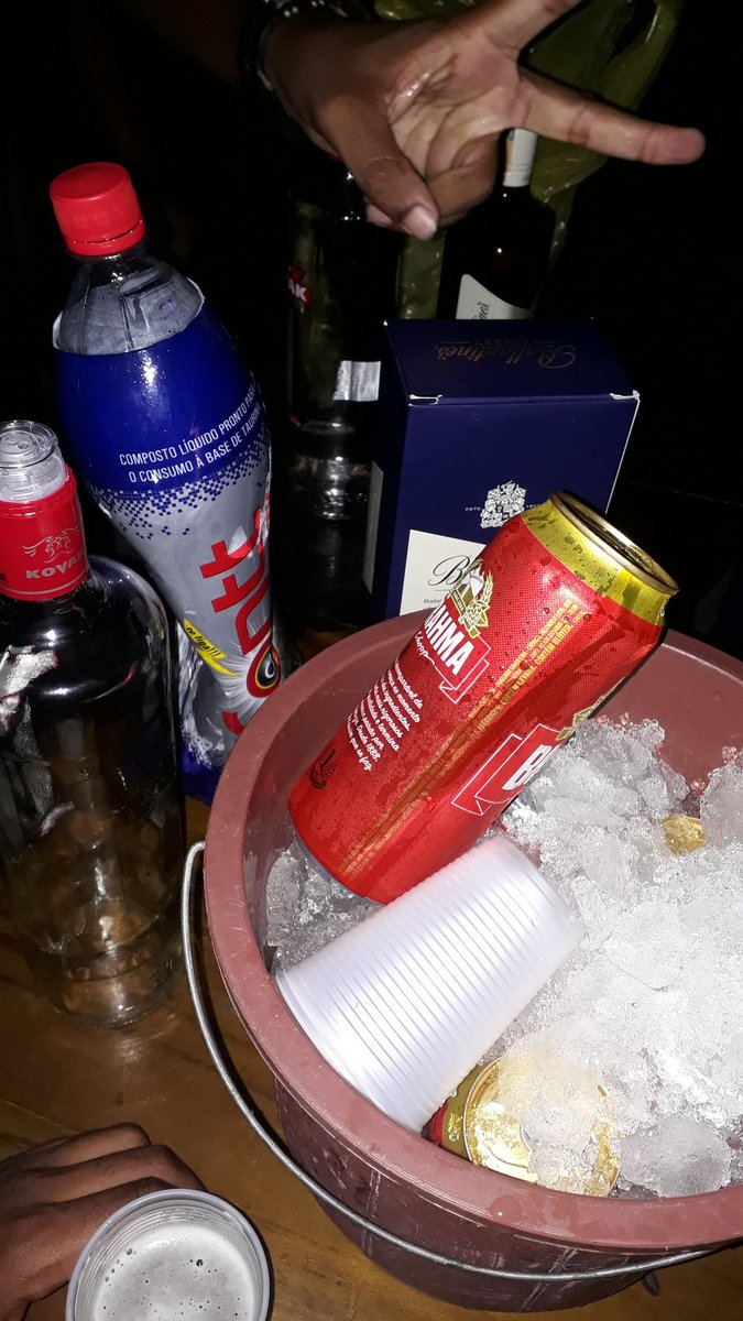 CastielRJ's tweet photo. Noite feliz kkk #resenhavdk https://t.co/vDGkqbuywu