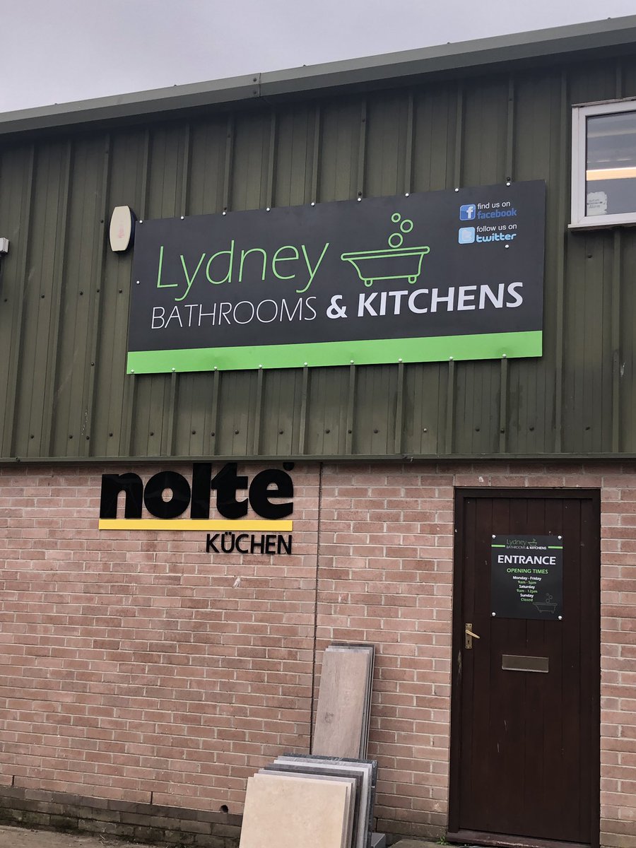 LydneyBathrooms's tweet image. Check out our new signs from #essentialgraphics