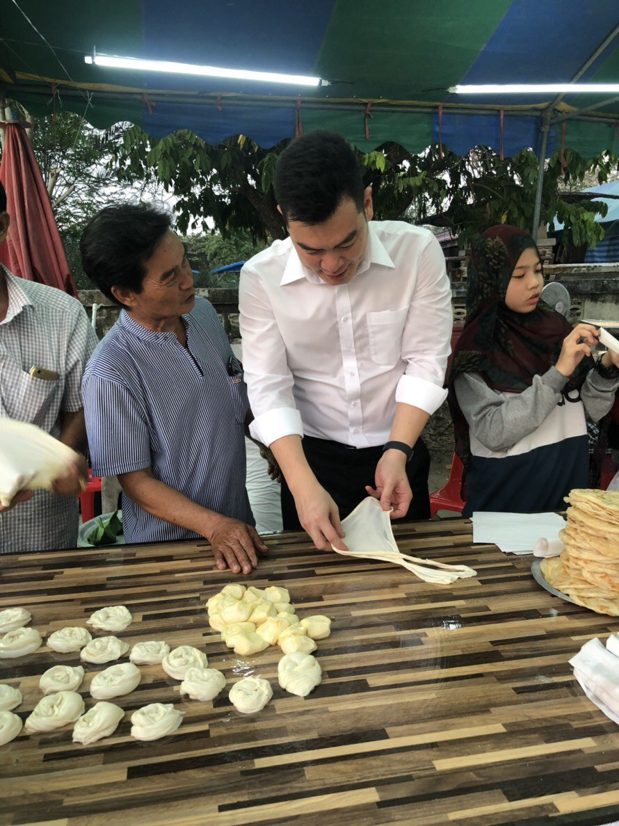 WPincharoen's tweet photo. ภาพบรรยากาศร่วมกิจกรรมวันเด็กกับลูกสาวสองคนครับ เด็กๆสนุกกันใหญ่😊 https://t.co/nzSPNCt7K1