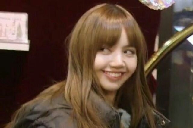 Zimzalabimm_mm's tweet photo. ไอนี่มันร้ายยยยยยยยยยยยยย #INYOURAREABKK_DAY2 #LISOO #jenlisa #jenlice #ChaeLisa #chaelice #alllisa #alllice https://t.co/opEuYB6jcD