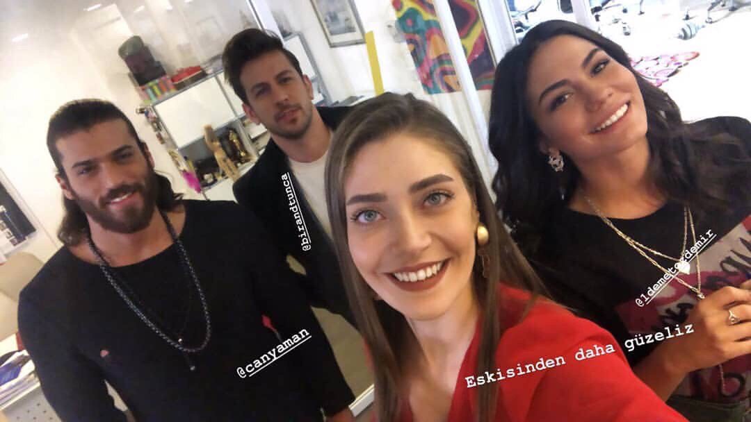 VoseckaAlenka's tweet photo. #ErkenciKuş #Erkencikuş_Set #CanYaman #DemetÖzdemir #CanDem #CanEm #DemCan #Welcom_back #amazing_couple @canyaman1989 @dmtzdmr https://t.co/ehjY13uDCg