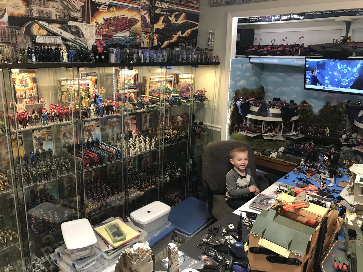 CobraShadowJoes's tweet photo. What do we do when we go to bed on #fridays son? We wake up to play with toys the next day dad... #GIJOE #COBRA @NECA_TOYS @mezcotoyz #kids #Saturday #nothingisofflimits #fear https://t.co/ule2yOOLjY