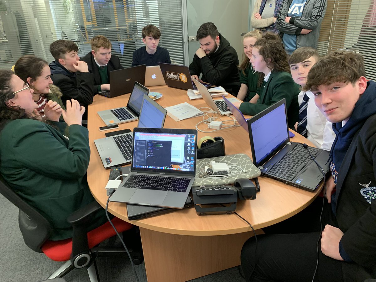nniamhgallagher's tweet photo. Was so much fun teaching people at reach to code #FutureProgrammers @StCeciliasDerry @stmarysderry @StColumbCollege @StJosephsDerry https://t.co/L4jEFvdmPz