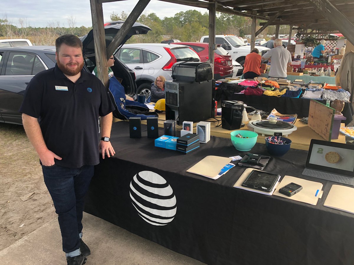 bpioli22's tweet photo. St. Augustine Flea Marketβ getting people connected with fiber! #winthehome #winlocal #fleamarket @rixmag19 @CristySwink @TeamStrickland_ @StAugATT @teamgrayT https://t.co/Id3JKBjZP6