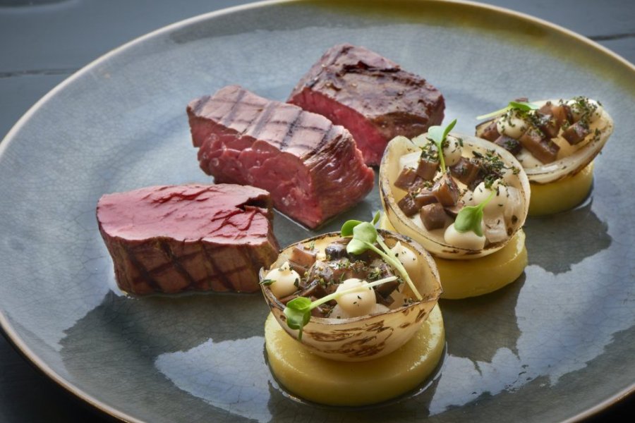 eten's tweet photo. Tommy’s &amp; Zuurveen in Den Haag: kleurrijke gerechten voor een fijne prijs: Elk jaar reikt het AD de Gouden Pollepel uit, een prijs voor het beste... The post Tommy’s &amp; Zuurveen in Den Haag: kleurrijke gerechten voor een fijne prijs appeared first on… https://t.co/ECl1ZbOfcy https://t.co/stCrvJ5GHN