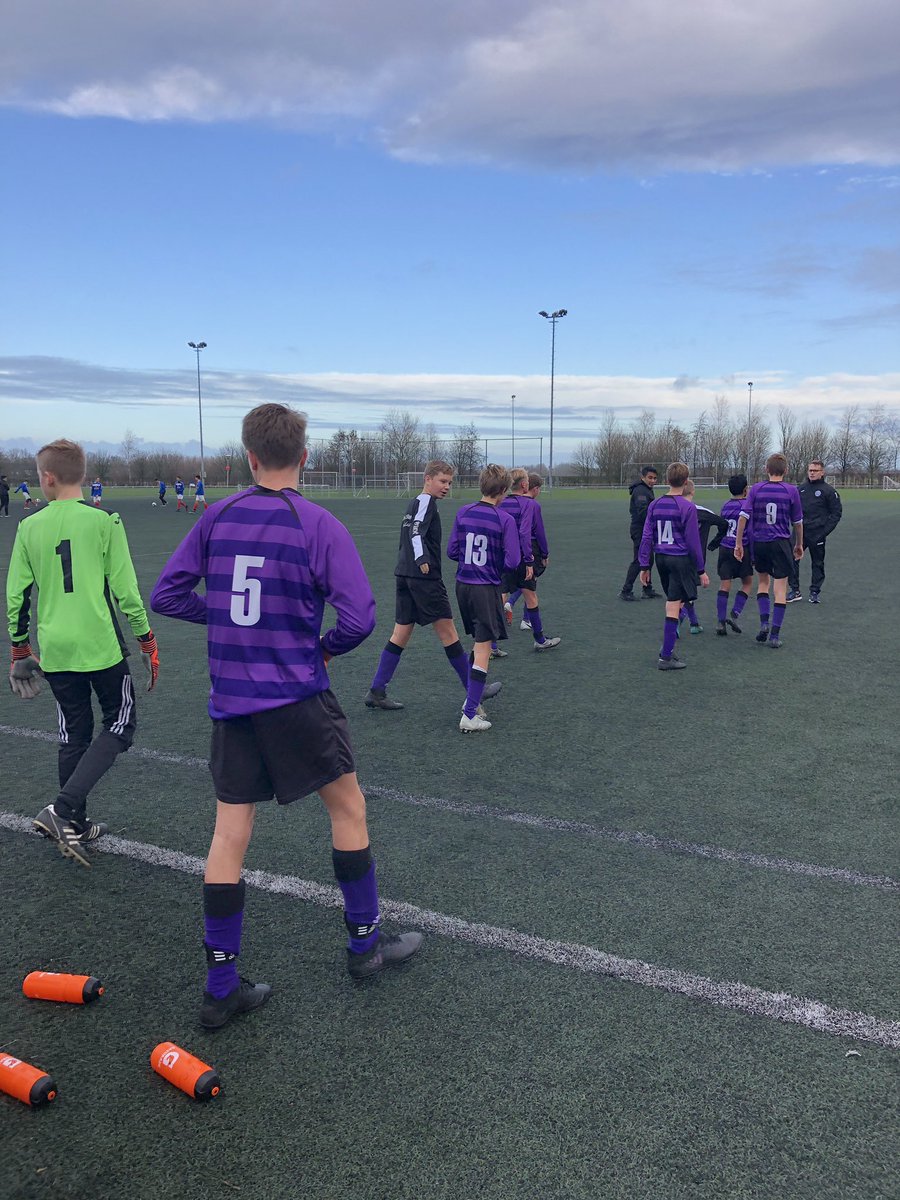 chris_slager's tweet image. Na 9 maand blessureleed maakt Mart eindelijk zijn rentree bij @svbedum JO15-1 #trots #returnofthelegend 😉