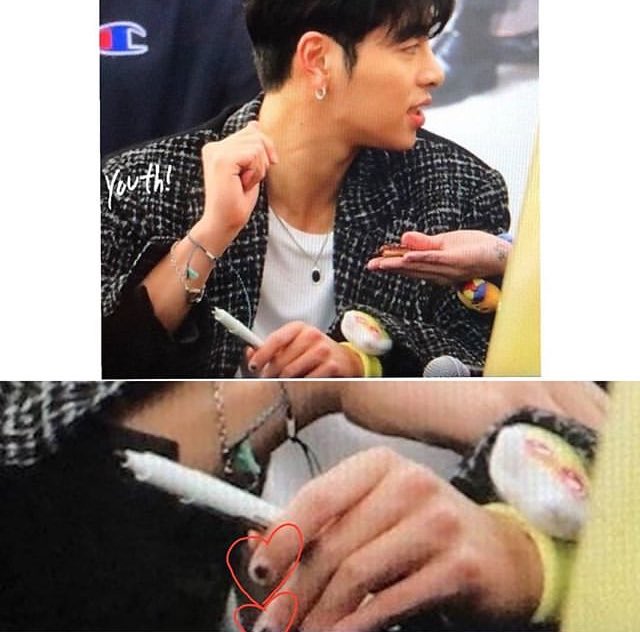 yowzurraa's tweet photo. Juneee !! look at his nail, he must be bored af π€£
#iKON #iKONSTAN https://t.co/PjcsbzTUc9