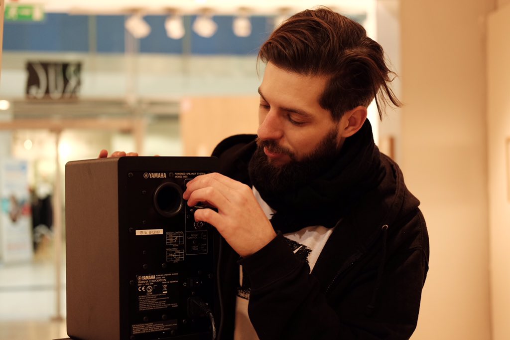 Today we are playing 5 of Geraint Ross Evans’  soundscapes made from 18 months of field recording on #oxfordstreet

Evans used headphones +mic to immerse himself in the sound of retail Mecca + intensify his mark making. 
We’re open til 6-+ artist walk+talk is 3pm! #art #cardiff