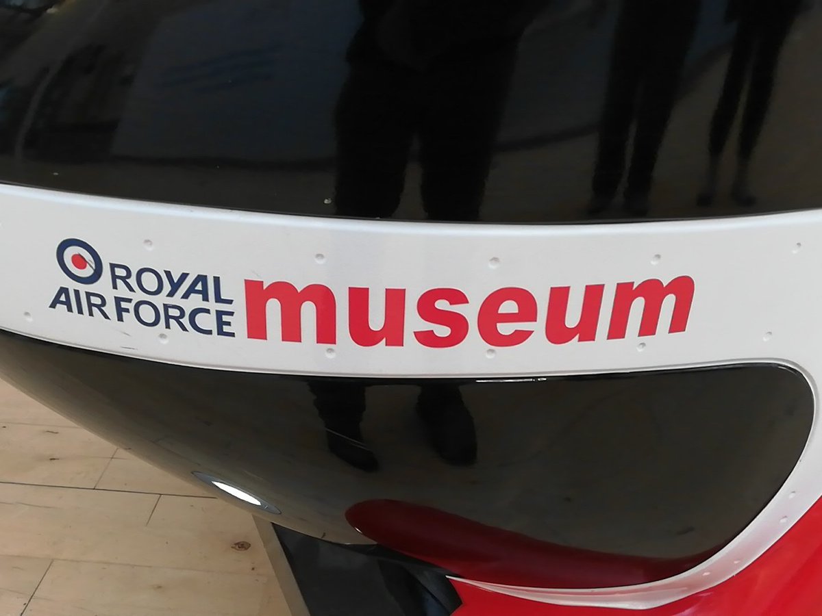 OC 415 Sqn tweet media