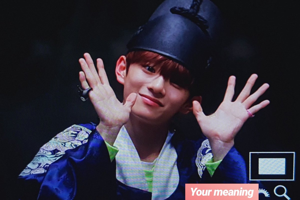 YourMeaning0125's tweet photo. 190112 코바코홀 팬싸인회 #베리베리 #강민 #유강민 #VERIVERY @by_verivery 

세자저하 즉위를 경하드리옵나이다... https://t.co/BtqIdKSS6Z