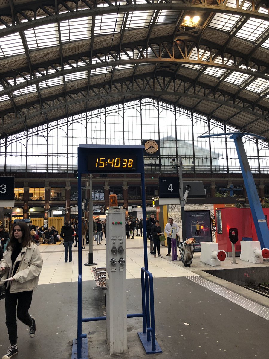 ctrl90's tweet photo. Je suis à Lille Flandres et oui tout le monde me répond à mes « bonjours » merci le Nord !!!! #lille #nord #cachange #paris https://t.co/Ij62gWPbpe