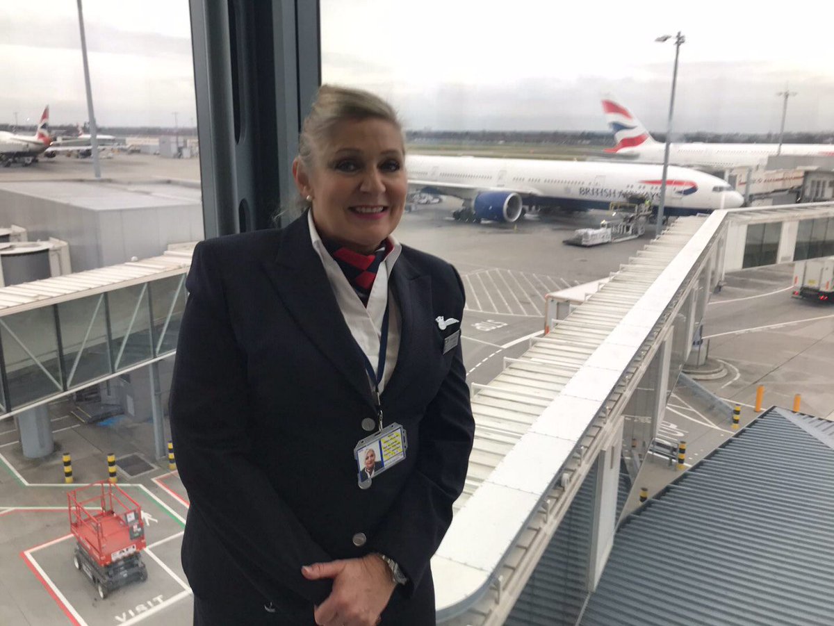 flybyday63's tweet photo. It’s a nice morning at Heathrow Airport and since it doesn’t seem to be any drones flying around 🔍🕵🏻♀️🔎let’s take the opportunity to fly far away to Japan 🇯🇵 It’s a super cool flight number: #BA007 😎 #B777-300ER #Speedbird007 https://t.co/MU0zjyANAy
