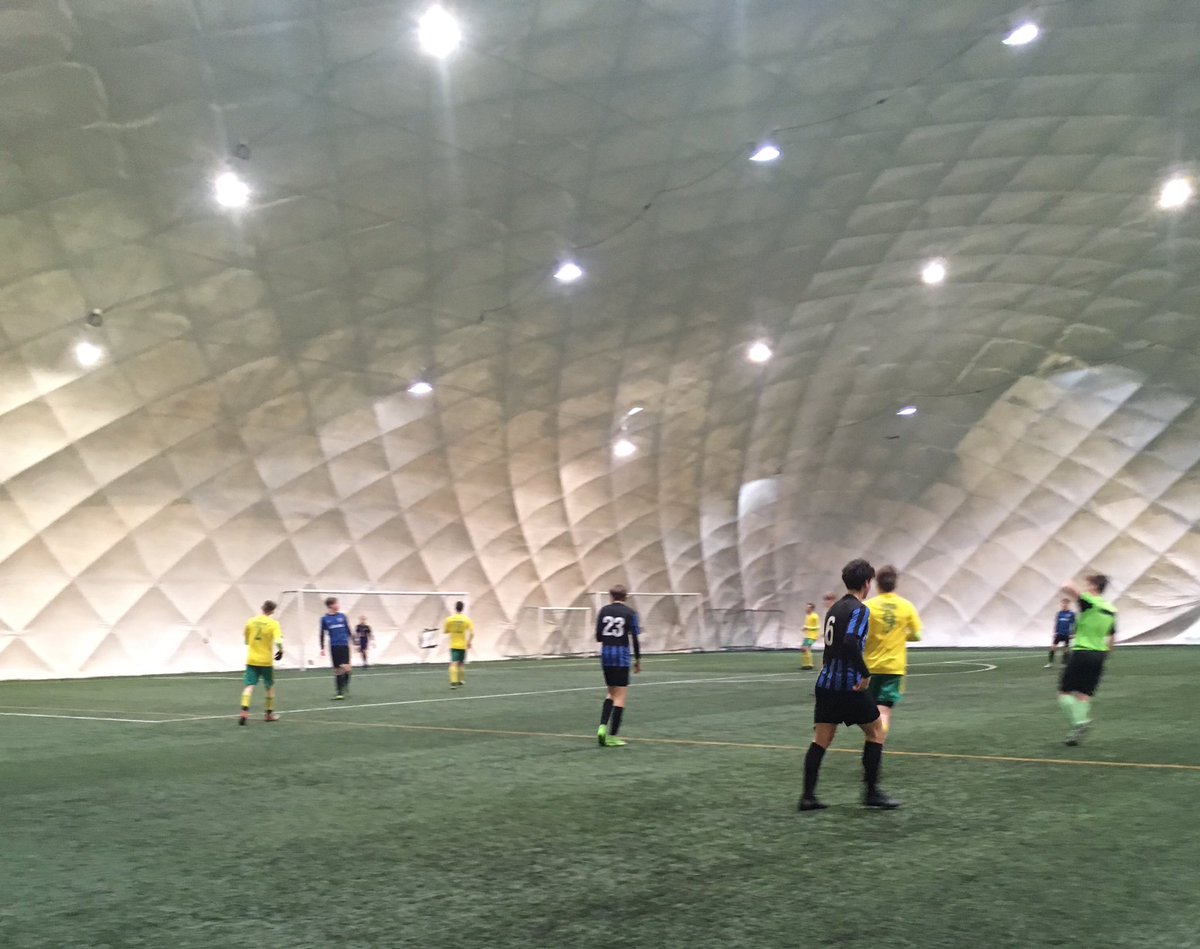 FCInterB1's tweet photo. Harjoitusmatsi Ilvestä vastaan käynnissä Jalitsu-hallissa #fcinterb1 @FCInterJuniorit @IlvesJuniorit https://t.co/RpJlP0w2VE