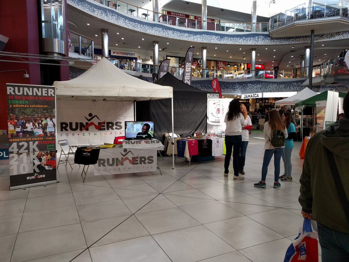 Buenos días desde la feria del corredor  del <a href="/10KValencia/">10K Valencia Ibercaja by Kiprun</a> :)  Cualquier duda o curiosidad sobre el proyecto, no lo dudes, pásate a conocernos 🌞 #runnerssolidario #etiopia #running