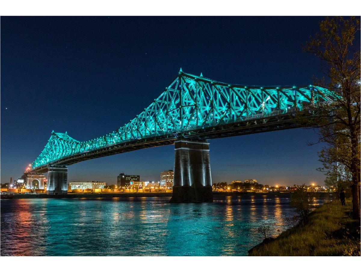 CTC_CONNECT's tweet image. Le pont Jacques Cartier, une longueur de 2,7 km 🛣🚗🇨🇦 
#bridge #illuminations #old #strong #history #know #montreal #canada #ctcconnect