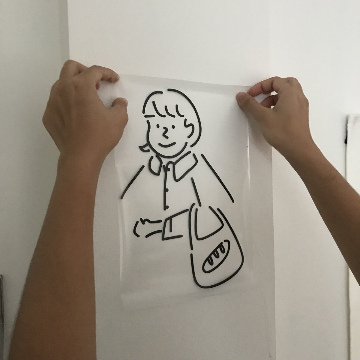 kristqiao's tweet photo. มีของเล่นใหม่จากจีนมาอวด สติ๊กเกอร์ลายน่ารักๆติดห้อง อันนี้เราซื้อตอนอยู่ที่จีน(เหมือนเดิม) มีลายให้เลือกเยอะเลย แต่อันนี้ ลายที่สองคนขายส่งผิดมาให้ ผู้หญิงเชียว พอติดแล้วห้องดูเออมีอะไรขึ้นแหะ https://t.co/yYTr7U50BK