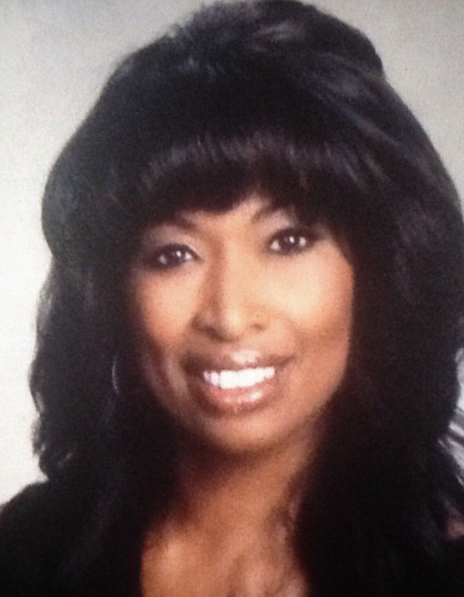 brendablackmon's tweet image. #GradPic
Reminds me everyday #Education is essential. Know your history. We're watching it repeat.