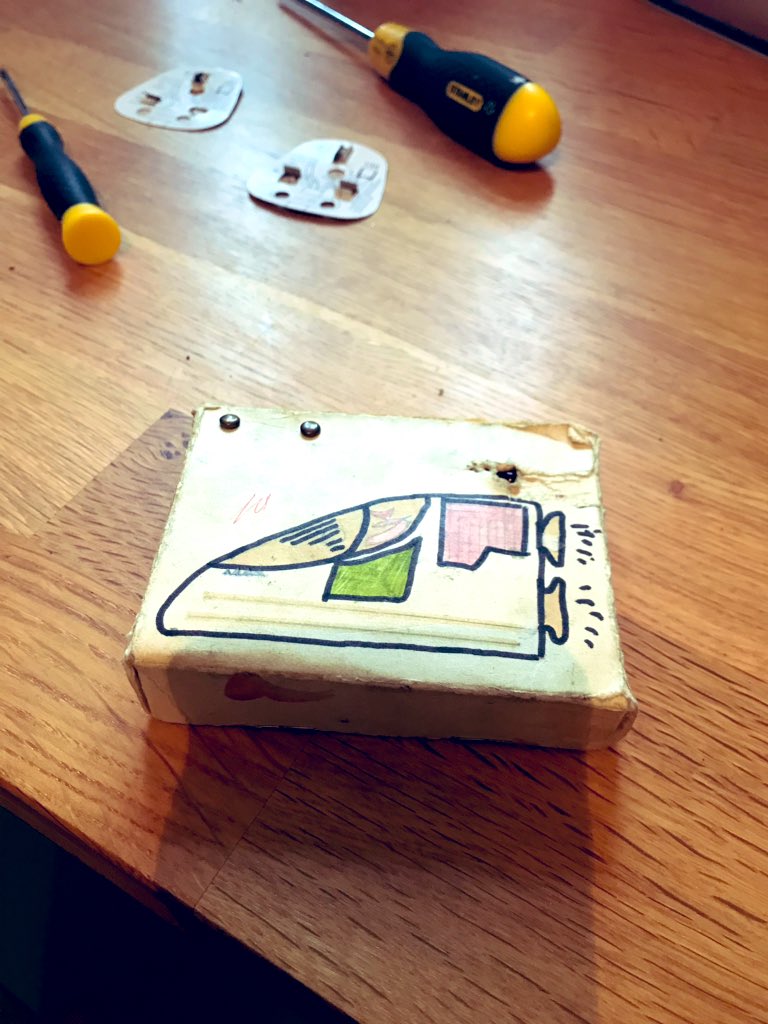 BassettShell's tweet photo. Handmade by R Kid a wee @BassettNeil circa 1980’s - still going strong and used regularly by me & R Dad #fusetester https://t.co/ukDr8QDNJB