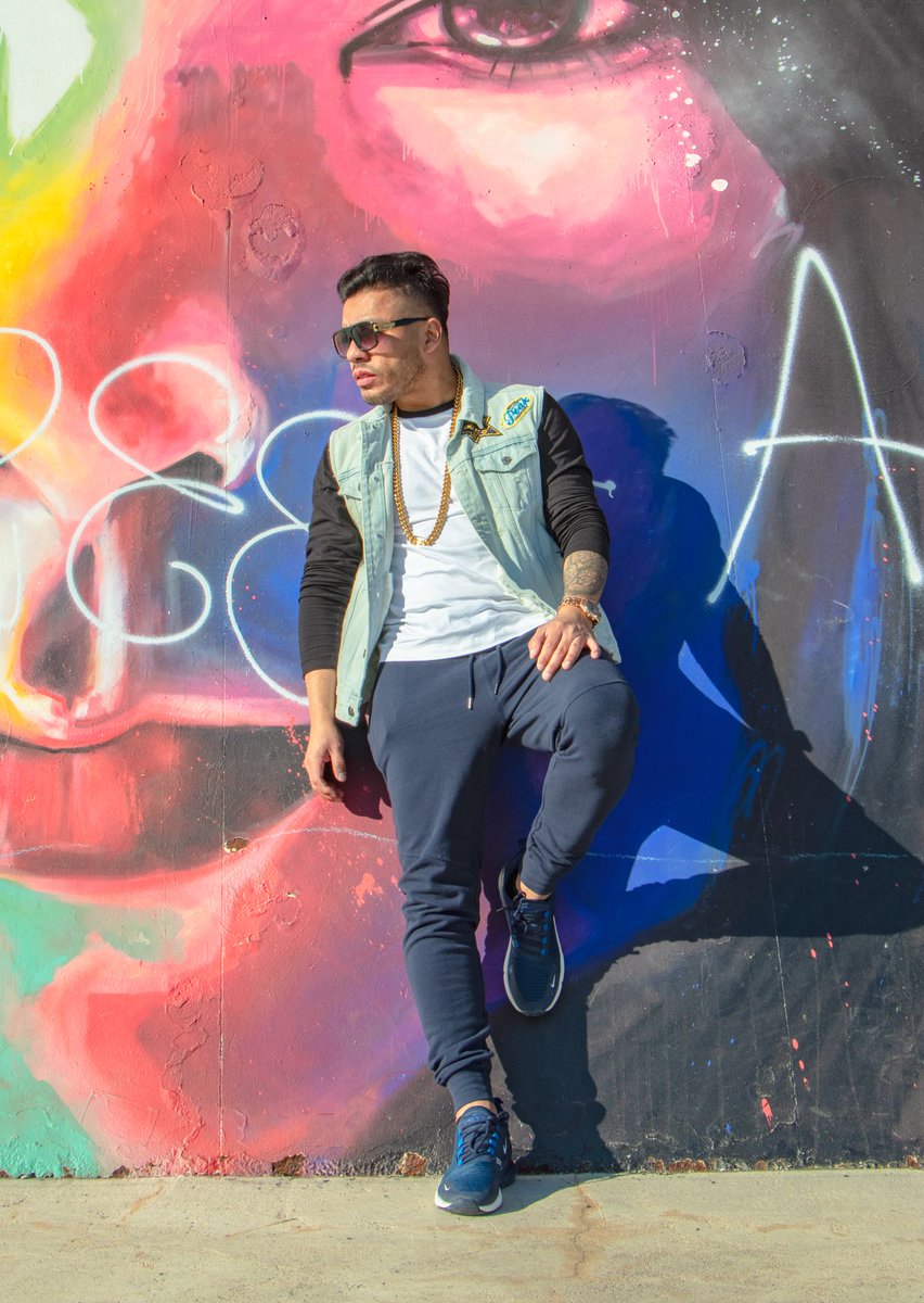 elguayofficial's tweet photo. Buenos días volvemos a la lucha
#elguay #Barcelona #Guayaquil #Medellin #urbano #Reggaeton https://t.co/XY86ESnlkQ