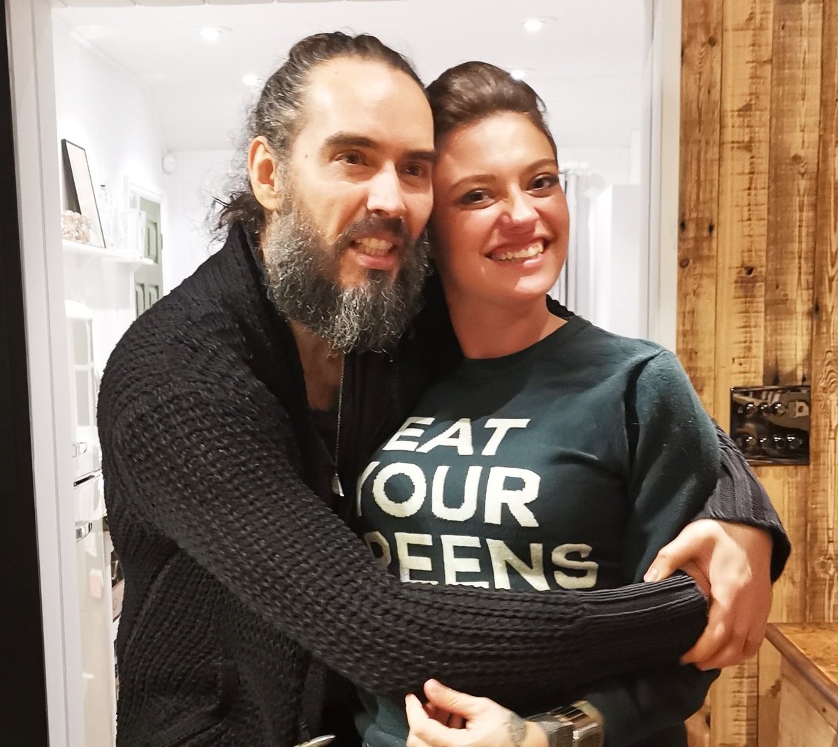 rustyrockets's tweet image. You gotta listen to the incomparable scourge of the right and food bank gourmet Jack Monroe @BootstrapCook on #UnderTheSkin
🎧 Desktop: bit.ly/2SPNgw5
🎙️ Spotify: spoti.fi/2M5s0zW
🍏 iTunes: apple.co/2RLLoar