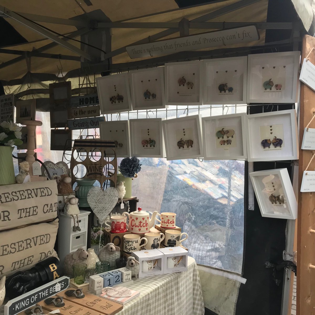 Shabby_Chicks's tweet image. In Carmarthen Market today -  dry and mild - yippee👍👍