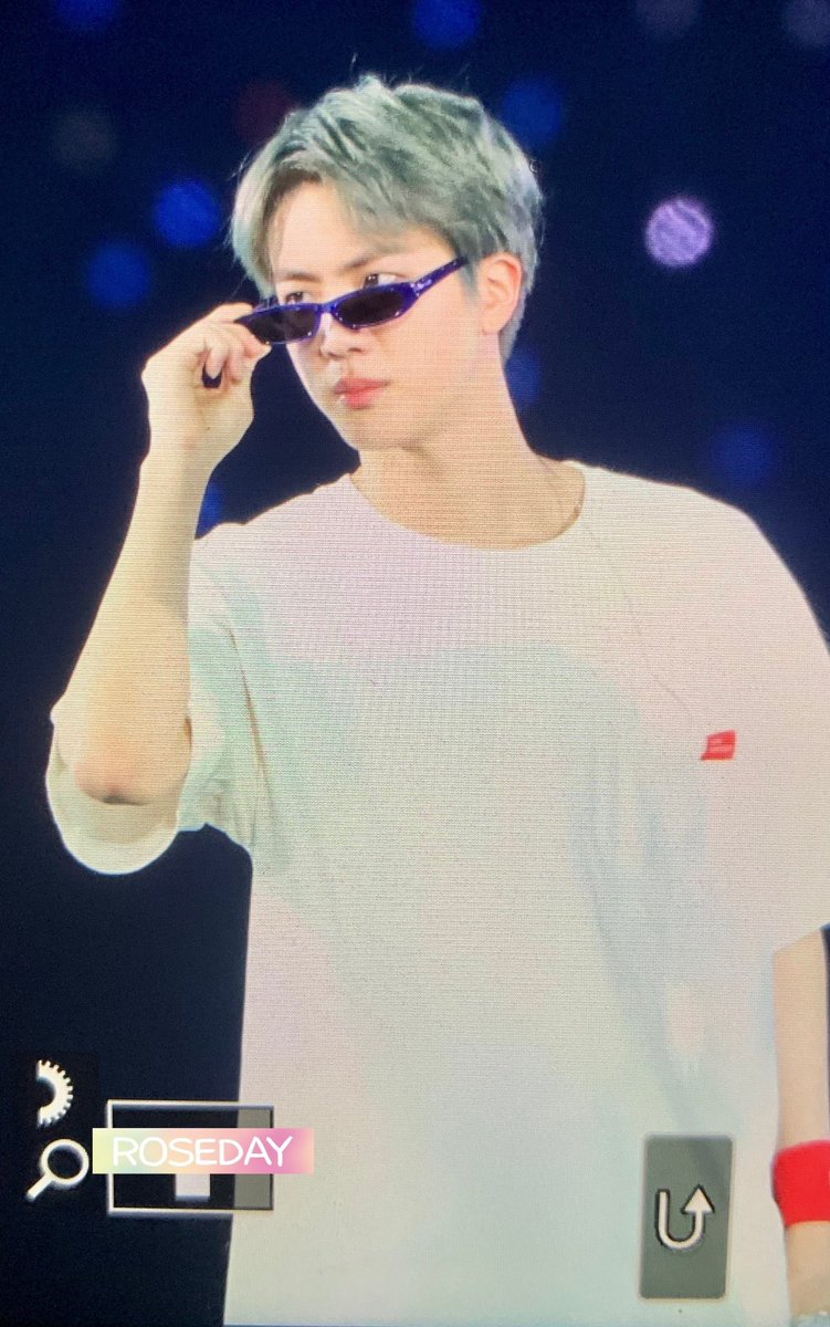 roseday1204's tweet photo. 20190112 럽셀콘 인 나고야 프리뷰 #진 #석진 #JIN #방탄소년단 #BTS⁠ @BTS_twt https://t.co/hGC3AKJkfU
