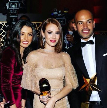 meee_de's tweet photo. ووقتها حقدت علي ابو ومعاذ بشكل 😒😔 كانوا اكتر اتنين اتصوروا مع التشين😢
#ElçinSangu #DIAFA2018 https://t.co/d3x8REeCvV