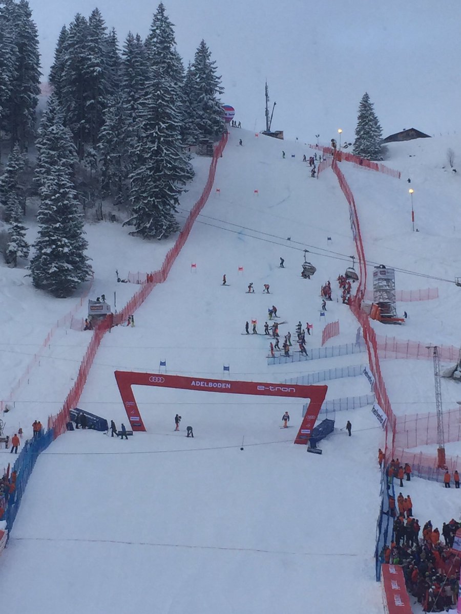 Efter ett antal starter som slutat med dnf (did not finish) och dnq (did not qualify) så kvalar äntligen Mattias Rönngren in till andra åket i Adelbodens storslalomvärldscup. Boom, starkt åkt i stentuff backe💥<a href="/SVTSport/">SVT Sport</a> #twittski