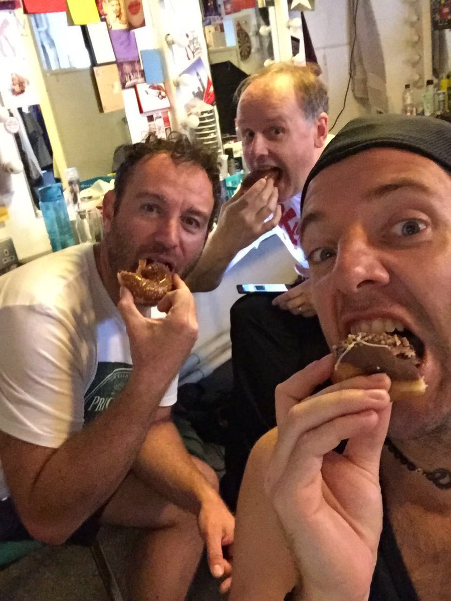 alanvicary's tweet image. Wishing everyone @KinkyBootsUK a fabulous final two shows. I'm very grateful to have been a part of this glorious show. Full out, people!