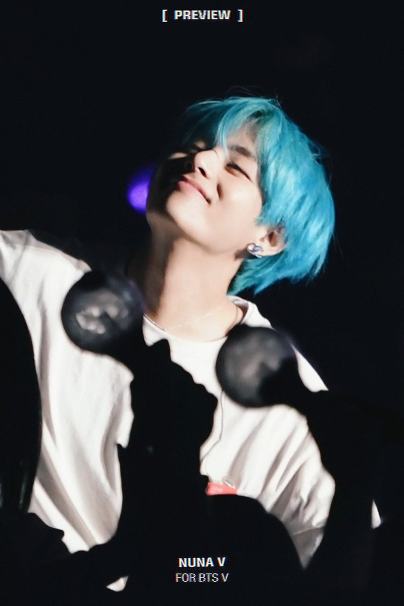 _nuna_V's tweet photo. [PREVIEW] 190112 LYS tour in Nagoya
아미밤들 사이에서 행복한 태형이💜
#태형 #BTSV #Taehyung #방탄소년단 #BTS 
@BTS_twt https://t.co/dAjGbnwHnf