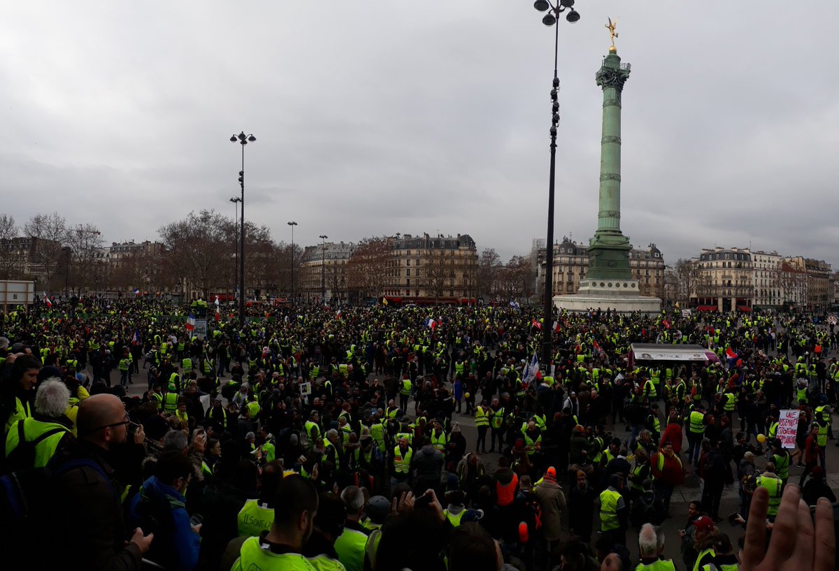 NicolasP___'s tweet photo. Forte mobilisation des #giletsjaunes #Acte9 #ActeIX https://t.co/GwErQSrQog