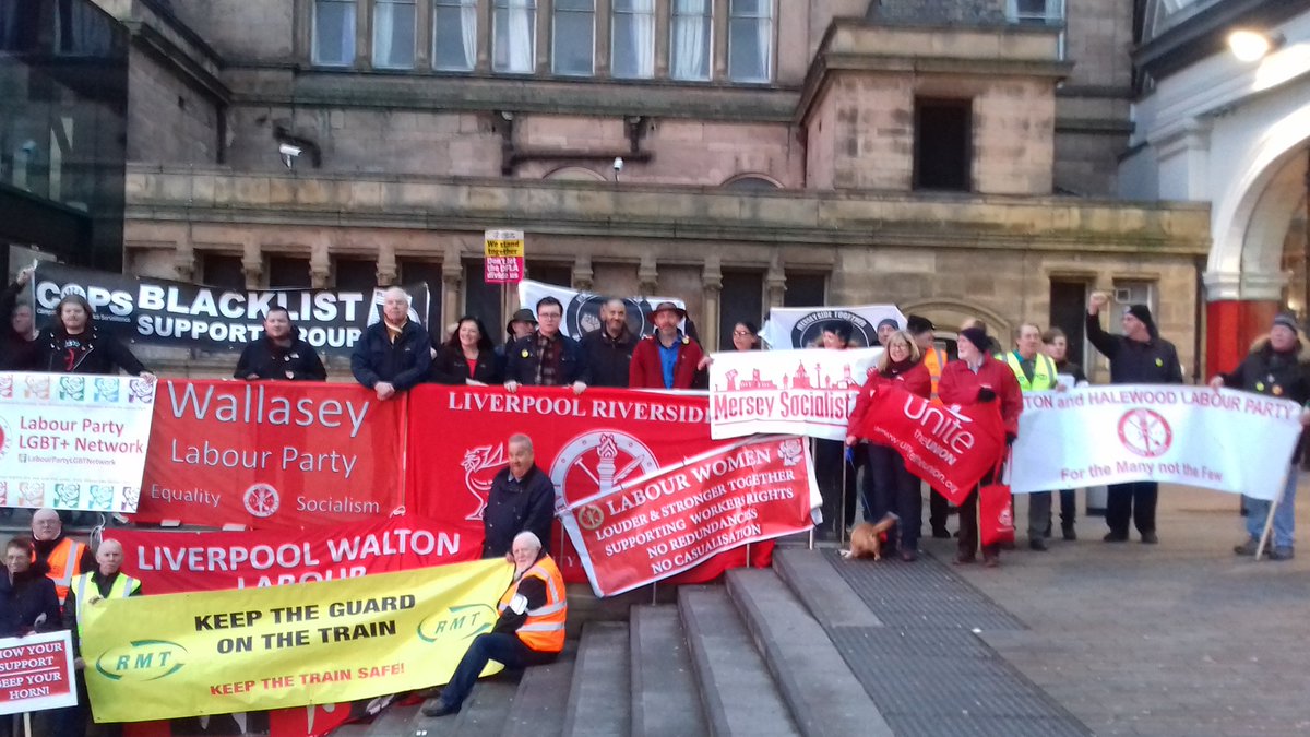 AdamMc_83's tweet photo. Great show of solidarity with @RMTunion this morning at Liverpool Lime St to #defendtheguard #keeptheguardonthetrain. #NoToDOO #NoPasaran @SayNotoDOO1 @keep_the_guard @mygibbo @LpoolWaltonCLP @CLPWallasey @LPLGBTNetwork @ClubMersey @GHLabourParty @merseysocialist @DaveBlacklist https://t.co/85AiC142HQ