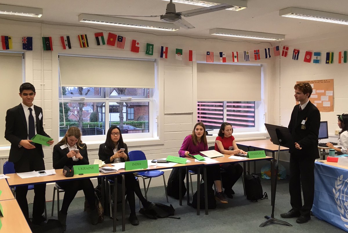 MunHampton's tweet photo. Some action shots from this morning’s committee debates at GHS MUN #fruitfuldebate #munfun https://t.co/Qb3eo0lFjD