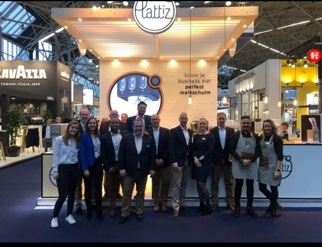 ReneLeever's tweet photo. Horecava bewijst het succes van Lattiz! #Lattiz niet meer weg te denken uit de Horeca. Wederom weer veel nieuwe relaties mogen verwelkomen! Complimenten van bestaande relaties. #melkopschuimer #geenreiniging #snelheid #constantekwaliteit #topteam #FrieslandCampina https://t.co/rG5OND4CvS