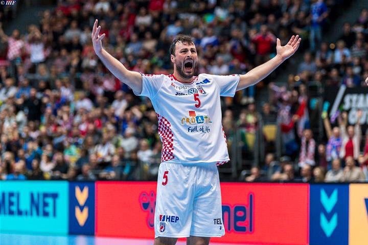 martiruizhb's tweet photo. Partidos del día en el #Handball19:
15:15h 🇦🇹 vs 🇨🇱 #AUTCHI
15:30h 🇷🇺 vs 🇰🇷🇰🇵 #RUSKOR
17:30h 🇳🇴 vs 🇸🇦 #NORKSA
18:15h 🇩🇪 vs 🇧🇷 #GERBRA
20:15h 🇩🇰 vs 🇹🇳 #DENTUN
20:30h 🇫🇷 vs 🇷🇸 #FRASER
*Horario argentino 🇦🇷 restando 4 horas a todos los partidos. https://t.co/NVOA0cjnqf