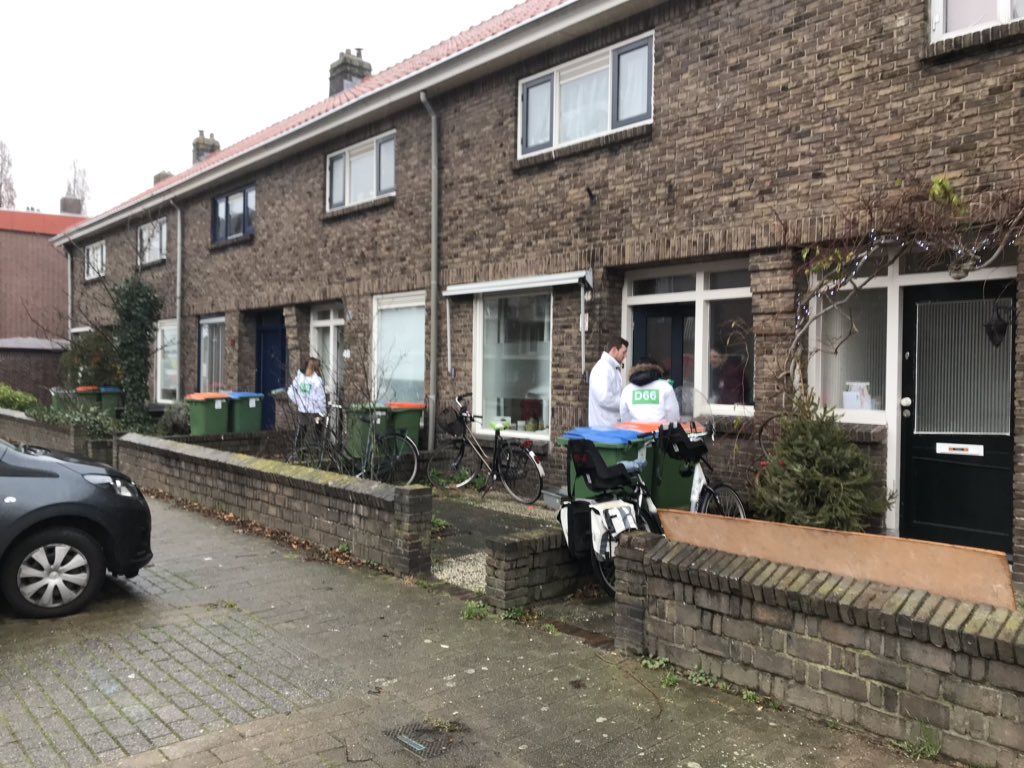 D66Breda's tweet photo. Weer of geen weer. Vandaag zijn we in het mooie #Belcrum met ons campagneteam. Om 14.00 sluiten we af met een drankje in het #Belcrumhuis https://t.co/WsfVO8SOWT