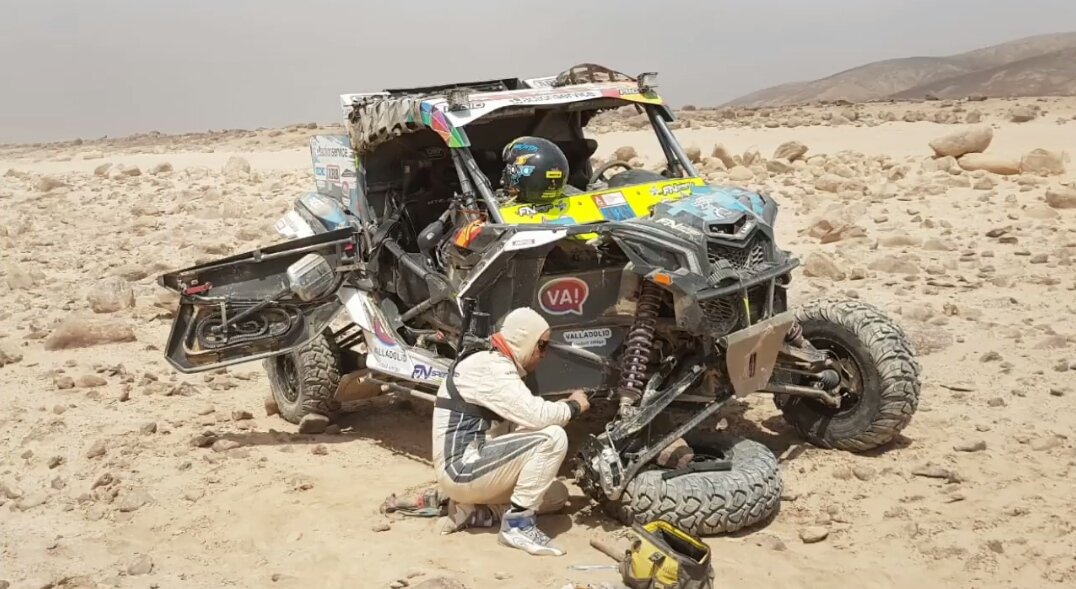RaquelBlascoR's tweet photo. Y.... no había piedra más grande!
Pero seguimos!
🏁 Quinta etapa y #PasoDelEcuador @dakar para @PromygesRally de la mano de #RobertoCarranza y #JCFernández @AyuntamientoVLL
@Dip_Va #Seguimos! https://t.co/EfRc8yXvkX https://t.co/YxAhoi0KCI https://t.co/BNx8QfQaAQ https://t.co/PTpSWNozic