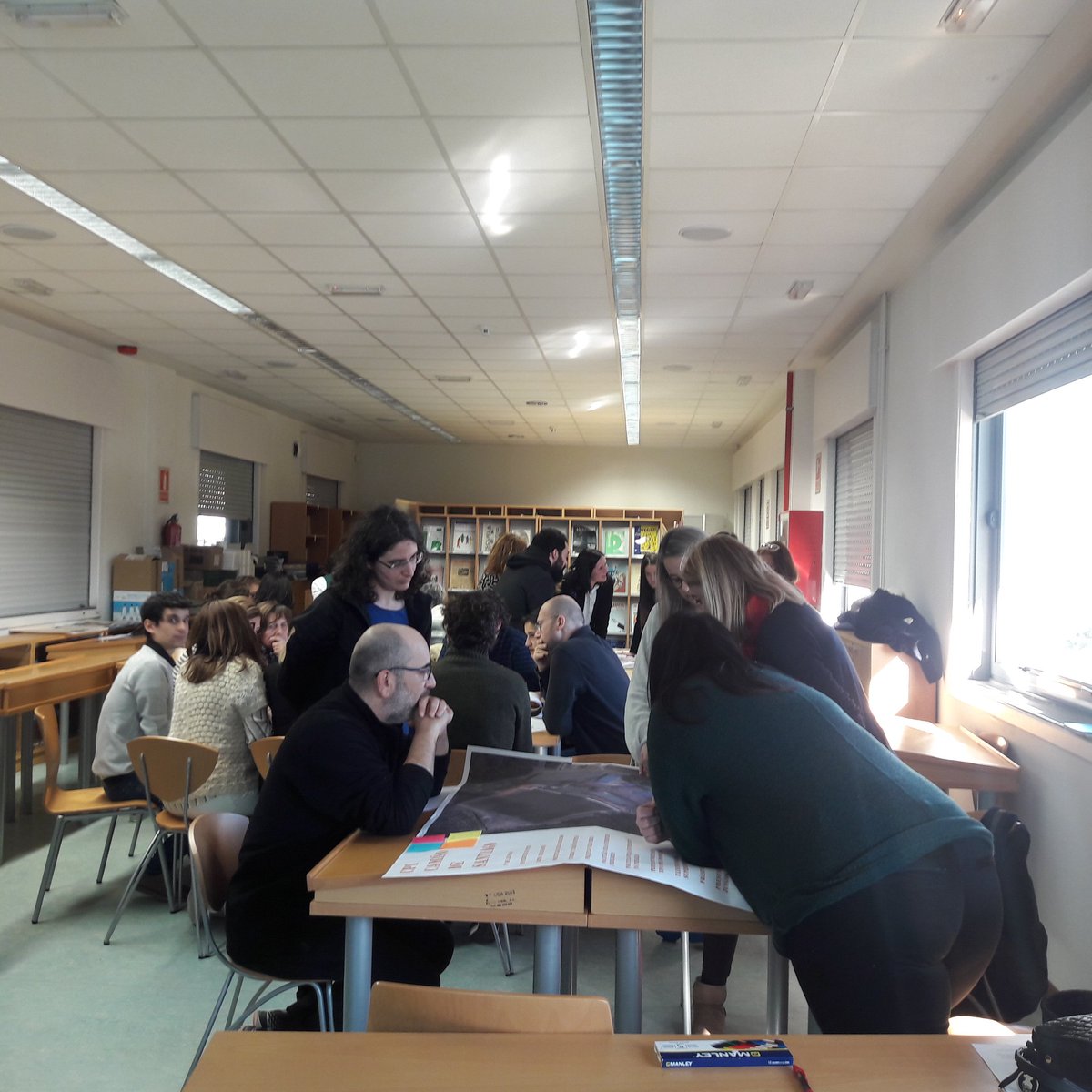 Patios e camiños escolares. Aquí en Santiago contando como podemos mejorar patios de coles <a href="/reinventapatio/">Patios Habitables</a> <a href="/FAPA_Giner_Rios/">FAPA Giner Ríos</a> <a href="/SantillanaLAB/">SantillanaLAB</a> <a href="/pinvisibles/">PedagogíasInvisibles</a>