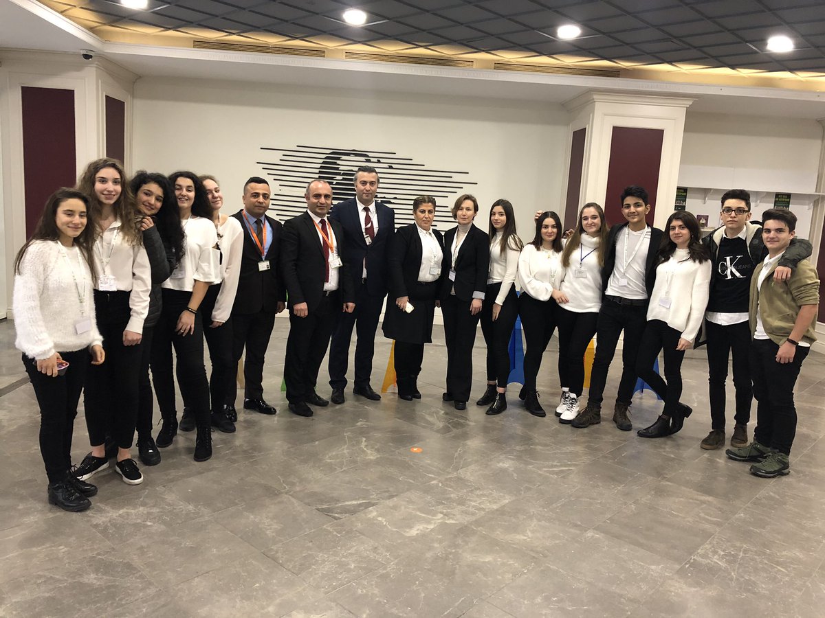 Bursluluk Sınavında organizasyon yeteneklerini bir kez daha gösteren öğrencilerimizi tebrik ederiz. <a href="/AliRizaLule/">Ali Rıza Lüle</a> <a href="/NNzmcvk/">Nazım Çevik</a> <a href="/JalanGK/">Kote</a> <a href="/BetulErok/">Betül EROK</a> <a href="/mhmtipek/">Mehmet</a> <a href="/SibelIzgiman/">Sibel İzgiman</a> @nazanadali3