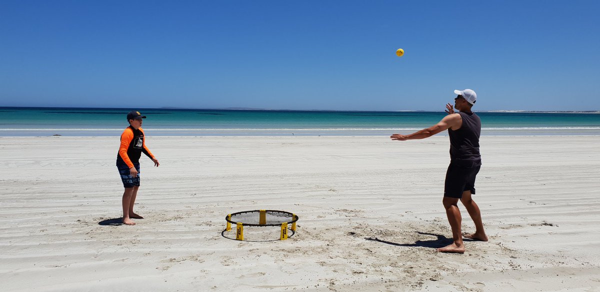 Rick_Shrowder's tweet photo. The beaches on @eyre_peninsula are perfect for a bit of #Spikeball @roundnetaus #ScealeBay #SouthAustralia https://t.co/qGcEx1ILNS