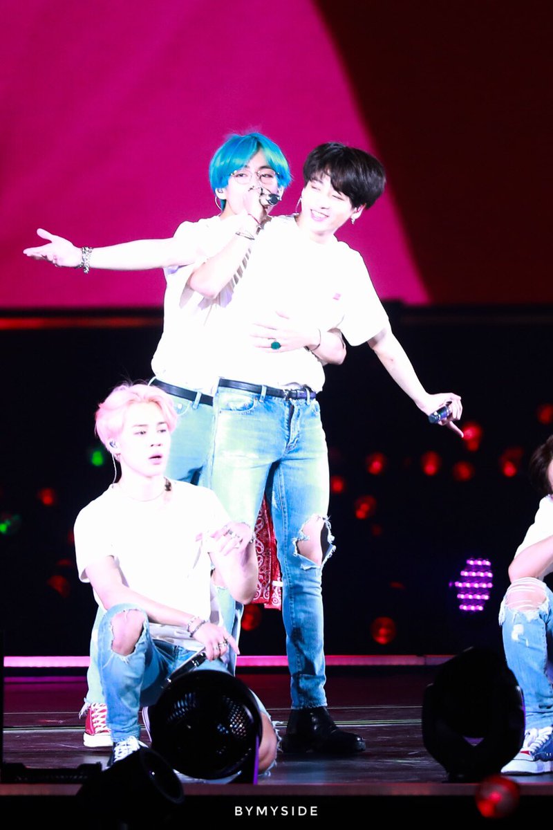 BTSHQ_'s tweet photo. #V #JIMIN #JUNGKOOK https://t.co/JpFEtMfw4F